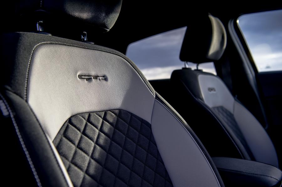 Детали интерьера Kia ProCeed GT Line 2019 года  (UK) (фото 28 из 40)